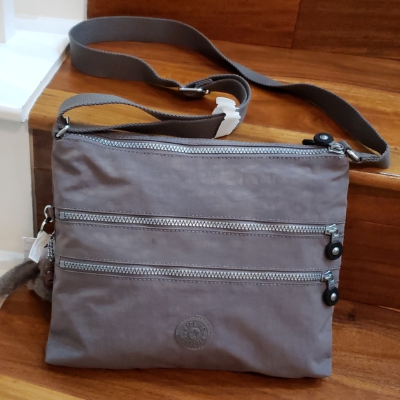 kipling alvar shoulder bag